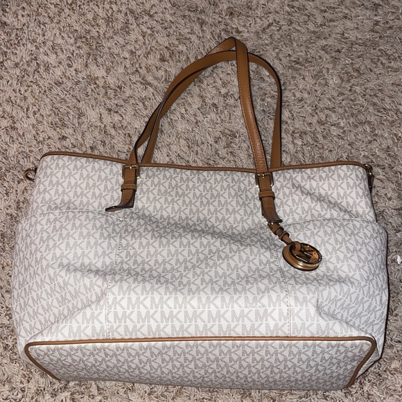 Baby bag used a few times great condition basically new - Picture 4 of 13